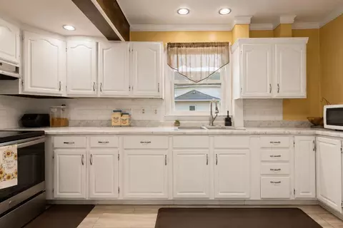 Kitchen - 529 9th St NW, Willmar, MN 56201 photo 1 of 3