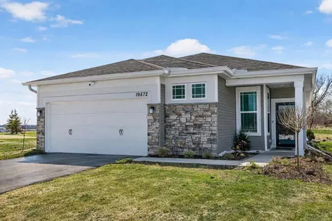 19572 102nd Pl, Rogers, MN 55374