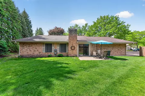 9601 Lonsdale Cir, Minnetonka, MN 55305