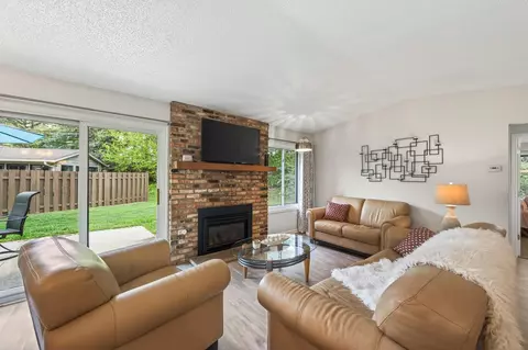 9601 Lonsdale Cir, Minnetonka, MN 55305