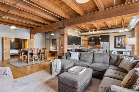 607 Washington Ave S #307, Minneapolis, MN 55415