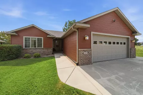 1407 Woodland Way, Lake City, MN 55041