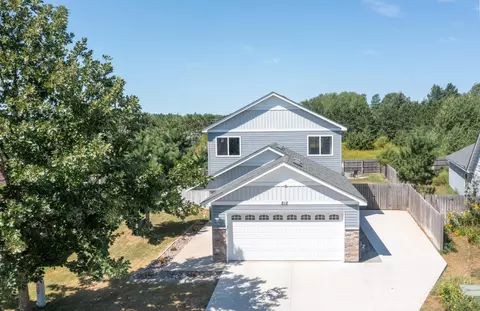 Exterior - 818 Holton Ave, Brainerd, MN 56401 photo 2 of 12