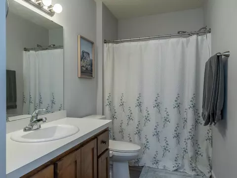 Bath - 818 Holton Ave, Brainerd, MN 56401 photo 1 of 4