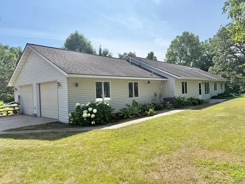 19400 Woodland Cir, Detroit Lakes, MN 56501