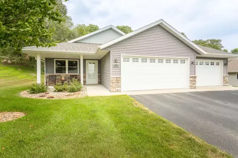 2211 Ridgedale Dr SE, Alexandria, MN 56308