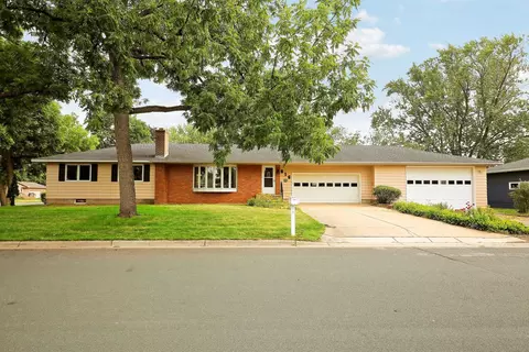 816 Maple St, Farmington, MN 55024