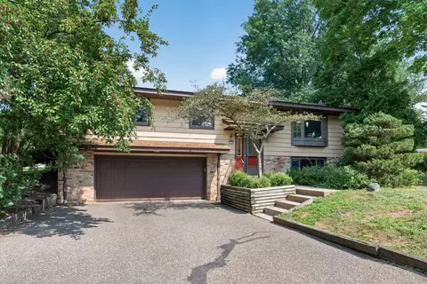 420 N Comstock Ln N, Plymouth, MN 55447