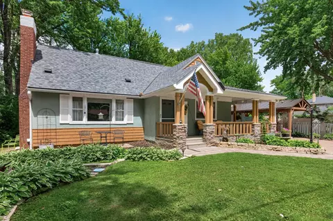 6044 48th St N, Oakdale, MN 55128