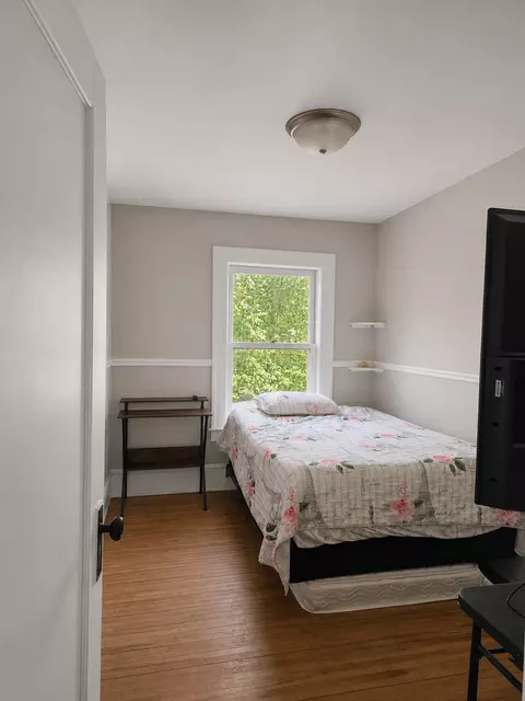 Bedroom - 816 3rd St SE, Willmar, MN 56201 photo 3 of 3