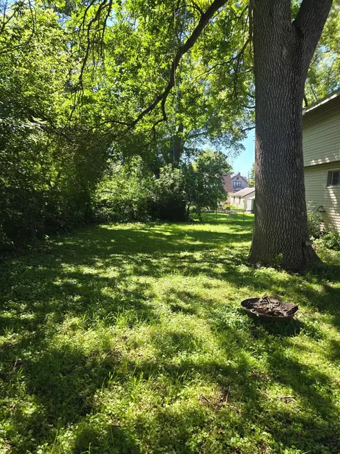 Exterior - 816 3rd St SE, Willmar, MN 56201 photo 2 of 2