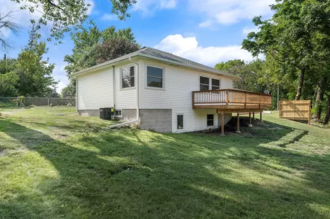 Exterior - 103 11th Ave SW, Austin, MN 55912 photo 6 of 12