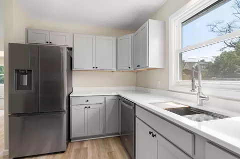 Kitchen - 103 11th Ave SW, Austin, MN 55912 photo 3 of 6