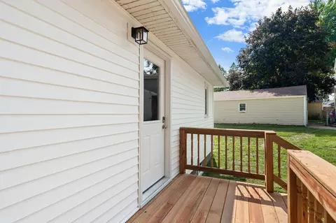 Exterior - 103 11th Ave SW, Austin, MN 55912 photo 10 of 12