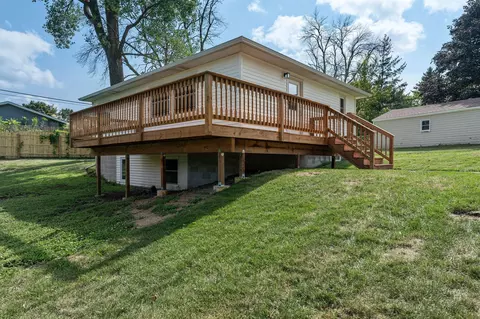 Exterior - 103 11th Ave SW, Austin, MN 55912 photo 8 of 12