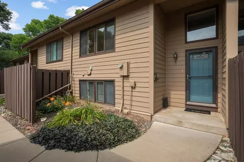 219 W Eagle Lake Dr, Maple Grove, MN 55369