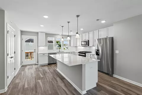 Kitchen - 2531 Paddock Path, Shakopee, MN 55379 photo 2 of 2