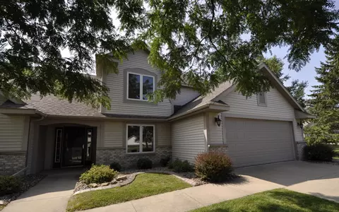 4910 Wildgrass Ln NW, Rochester, MN 55901