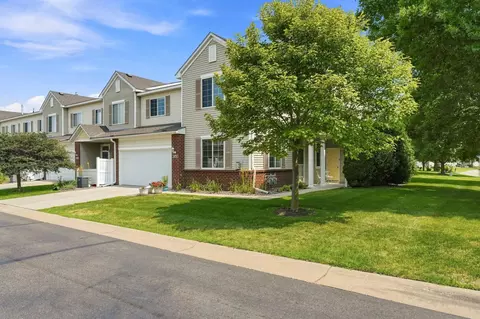 1878 13th St W #906, Hastings, MN 55033