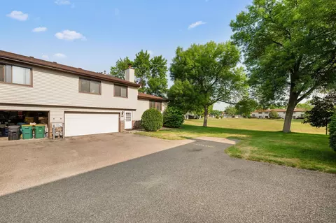 8717 N Maplebrook Cir, Brooklyn Park, MN 55445