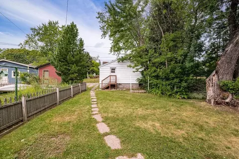 Exterior - 1027 E 9th St, Duluth, MN 55805 photo 5 of 6