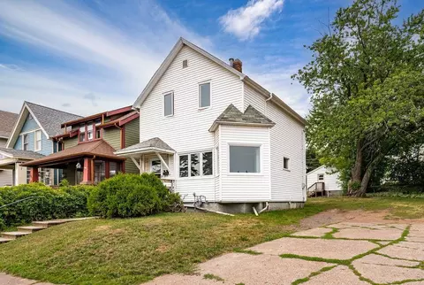 Exterior - 1027 E 9th St, Duluth, MN 55805 photo 4 of 6