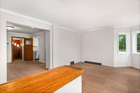 Living - 1027 E 9th St, Duluth, MN 55805 photo 3 of 5