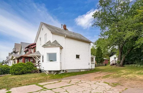 Exterior - 1027 E 9th St, Duluth, MN 55805 photo 2 of 6
