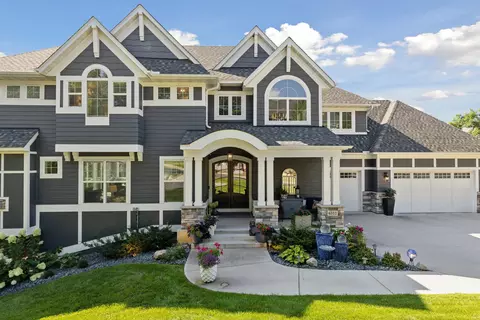 6311 Montee Dr, Eden Prairie, MN 55344