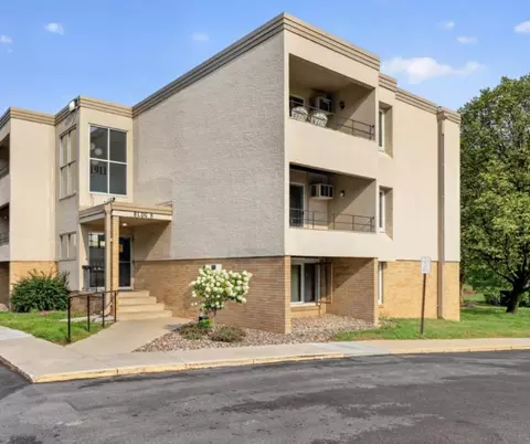 1911 Viking Dr NW #17, Rochester, MN 55901