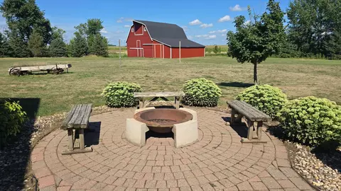 Exterior - 2980 County Road 101, Hendricks, MN 56136 photo 4 of 7
