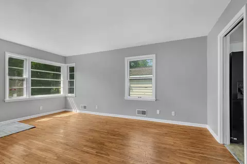 Living - 122 30th Ave N, Saint Cloud, MN 56303 photo 2 of 3