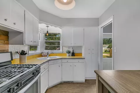 Kitchen - 122 30th Ave N, Saint Cloud, MN 56303 photo 1 of 2