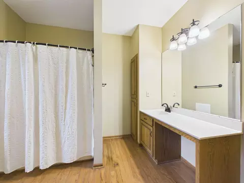 Bath - 2527 Colony Cir, Saint Cloud, MN 56303 photo 2 of 13