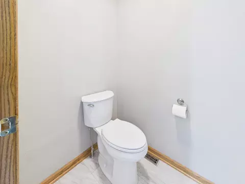 Bath - 2527 Colony Cir, Saint Cloud, MN 56303 photo 6 of 13
