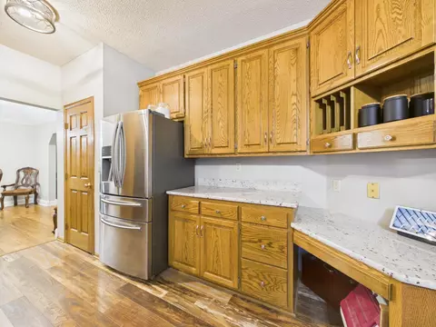 Kitchen - 2527 Colony Cir, Saint Cloud, MN 56303 photo 4 of 7