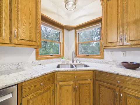 Kitchen - 2527 Colony Cir, Saint Cloud, MN 56303 photo 3 of 7