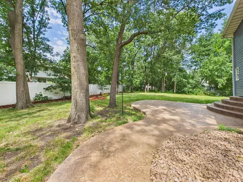 Exterior - 2527 Colony Cir, Saint Cloud, MN 56303 photo 10 of 12