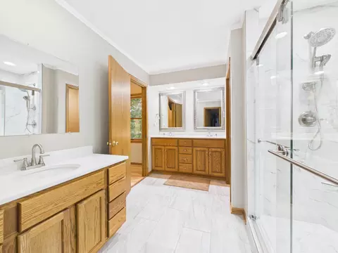 Bath - 2527 Colony Cir, Saint Cloud, MN 56303 photo 4 of 13
