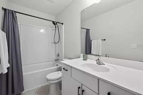 Bath - 972 Forest Edge Cir, Jordan, MN 55352 photo 4 of 4