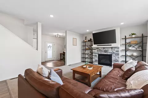 Living - 972 Forest Edge Cir, Jordan, MN 55352 photo 3 of 3