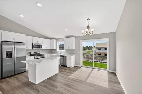 1006 Brandenburg Cir, Waverly, MN 55390