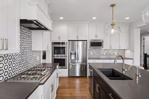 Kitchen - 4605 Sunset Ln, Excelsior, MN 55331 photo 6 of 6