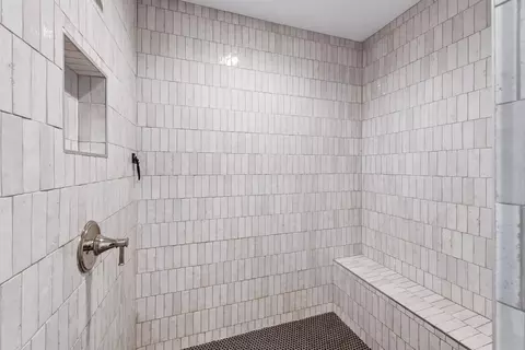 Bath - 4605 Sunset Ln, Excelsior, MN 55331 photo 4 of 7