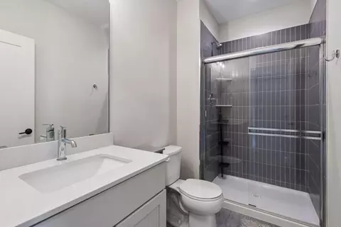 Bath - 4605 Sunset Ln, Excelsior, MN 55331 photo 7 of 7