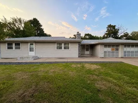 125 17th St, Newport, MN 55055