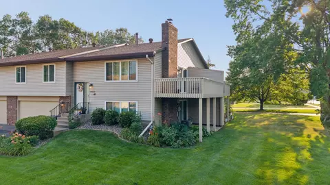 14323 Chestnut Dr, Eden Prairie, MN 55347
