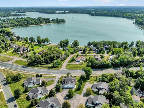 13031 Mulligan Ct, Lindstrom, MN 55045