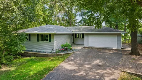 15869 Randall Ln, Minnetonka, MN 55345