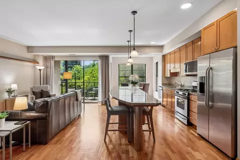 317 Groveland Ave #213, Minneapolis, MN 55403